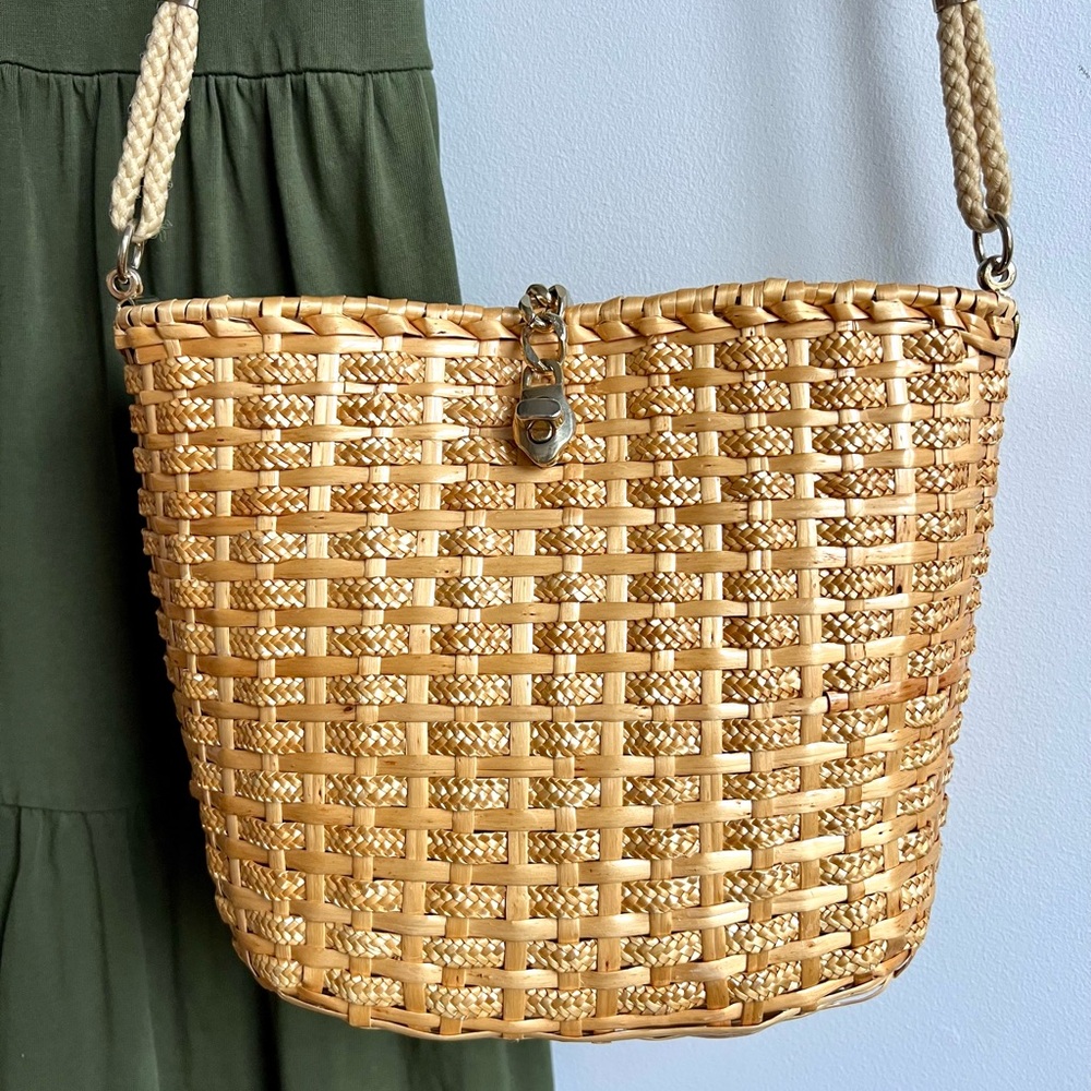 Scandi Girl Vintage Made in Italy “Walborg” Elegant Tan Woven Rattan Basket Bag